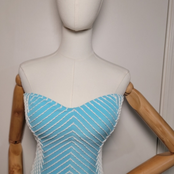 Betsey Johnson Blue & White Scalloped One-Piece Swimsuit Pimup Swim Size Medium - Picture 3 of 10